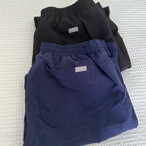 2 Figs scrubs straight leg size small